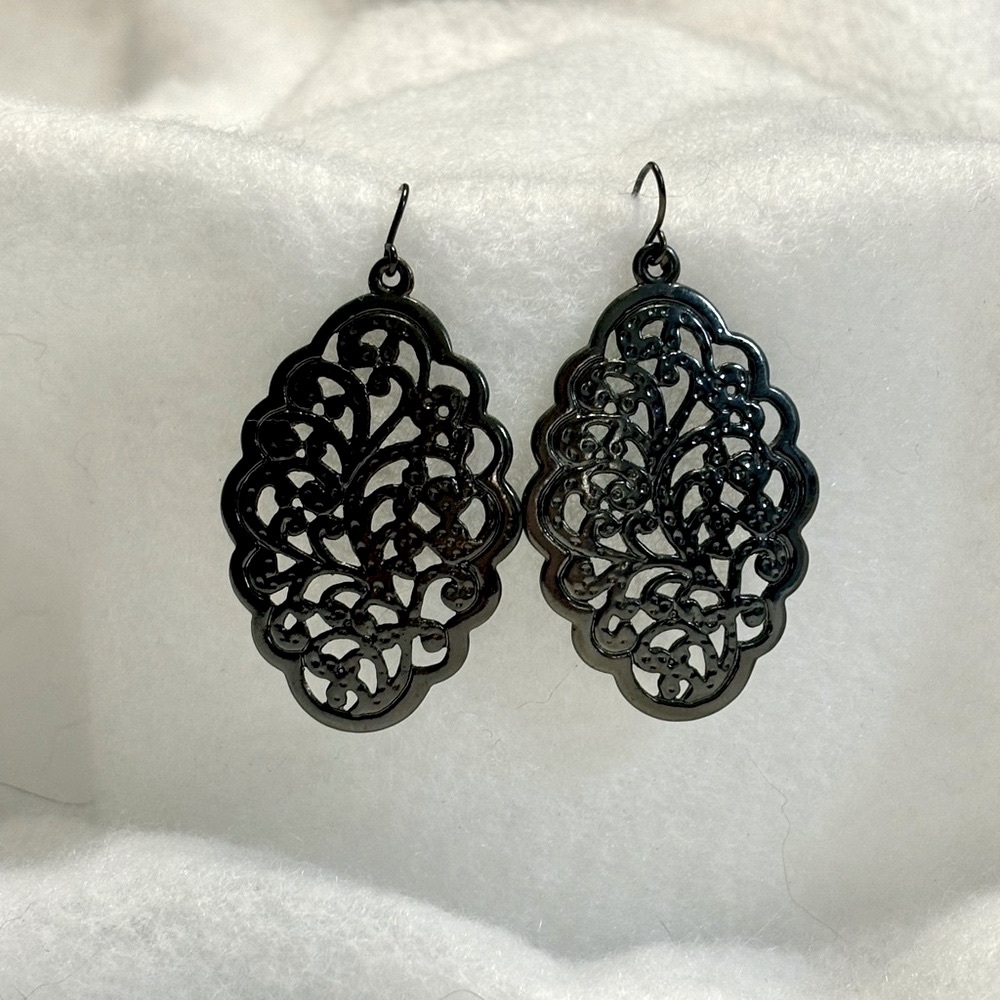 Black Gunmetal Filigree Leaf Earrings